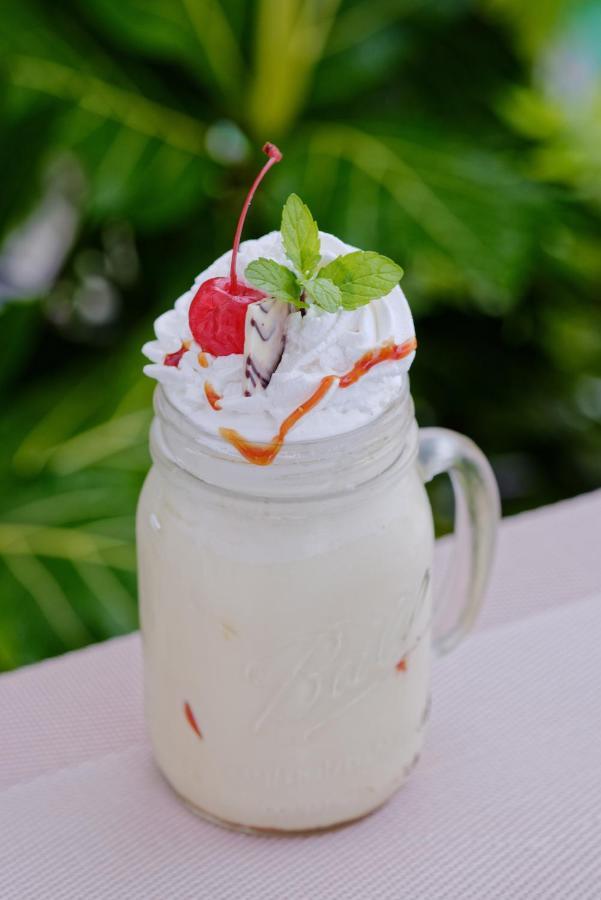 Luau Inn, Maldives 3*