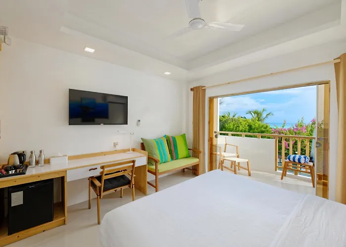 Luau Beach Inn, Maldives