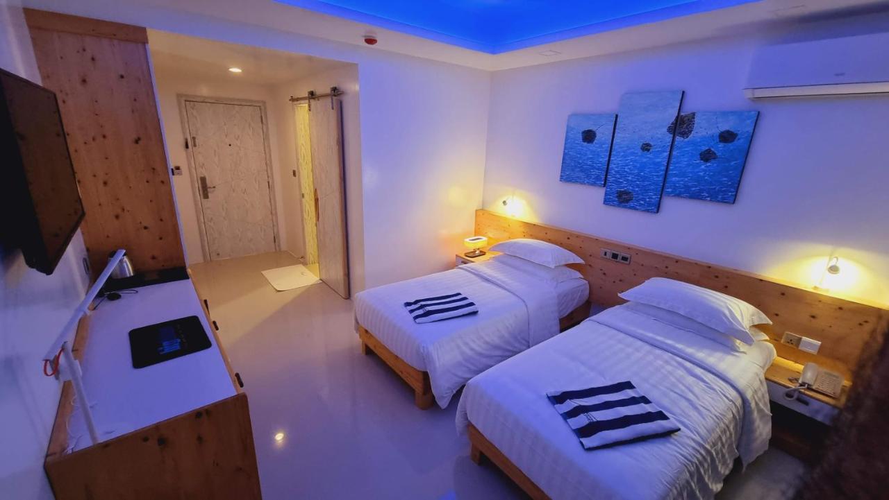 Luau Inn, Maldives 3*