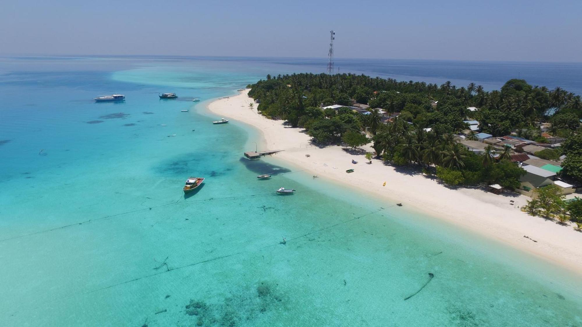 Luau Inn, Maldives 3*