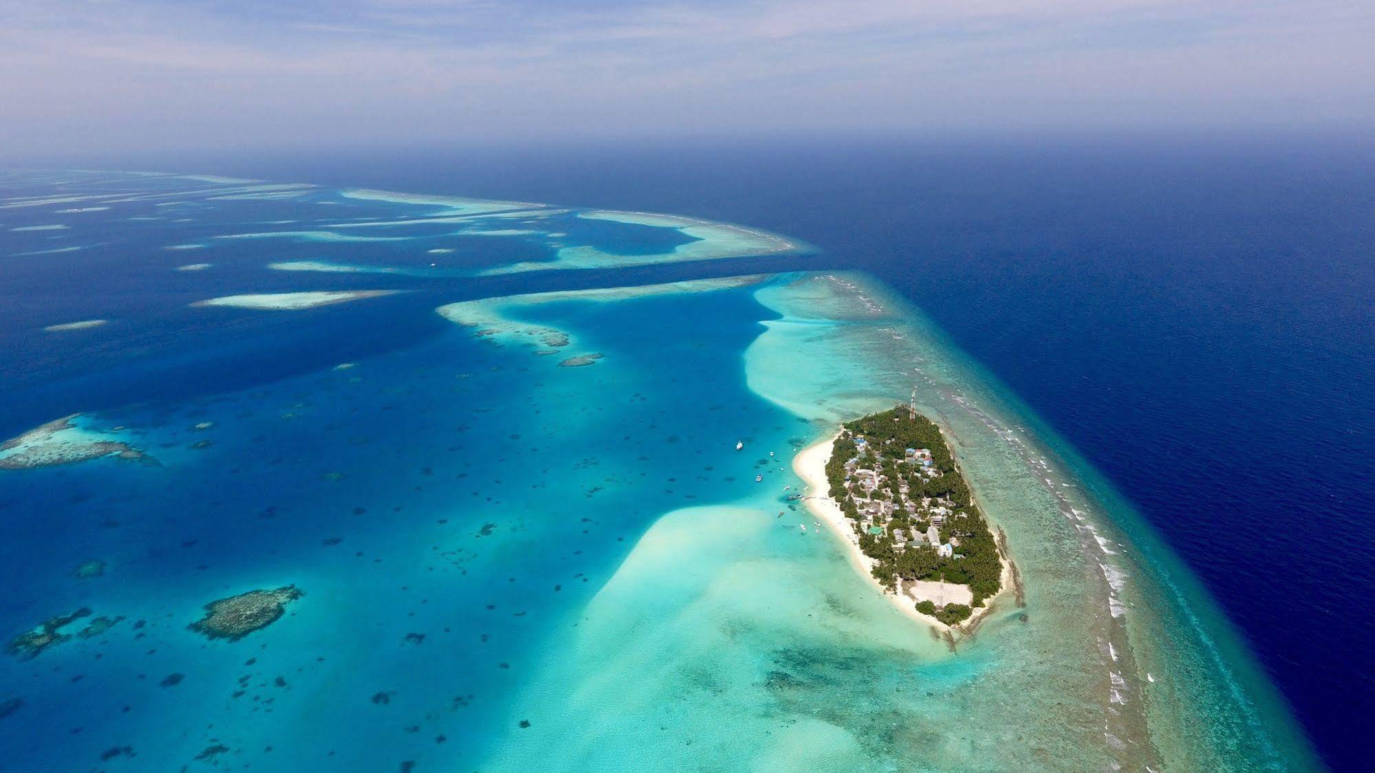 Luau Inn, Maldives