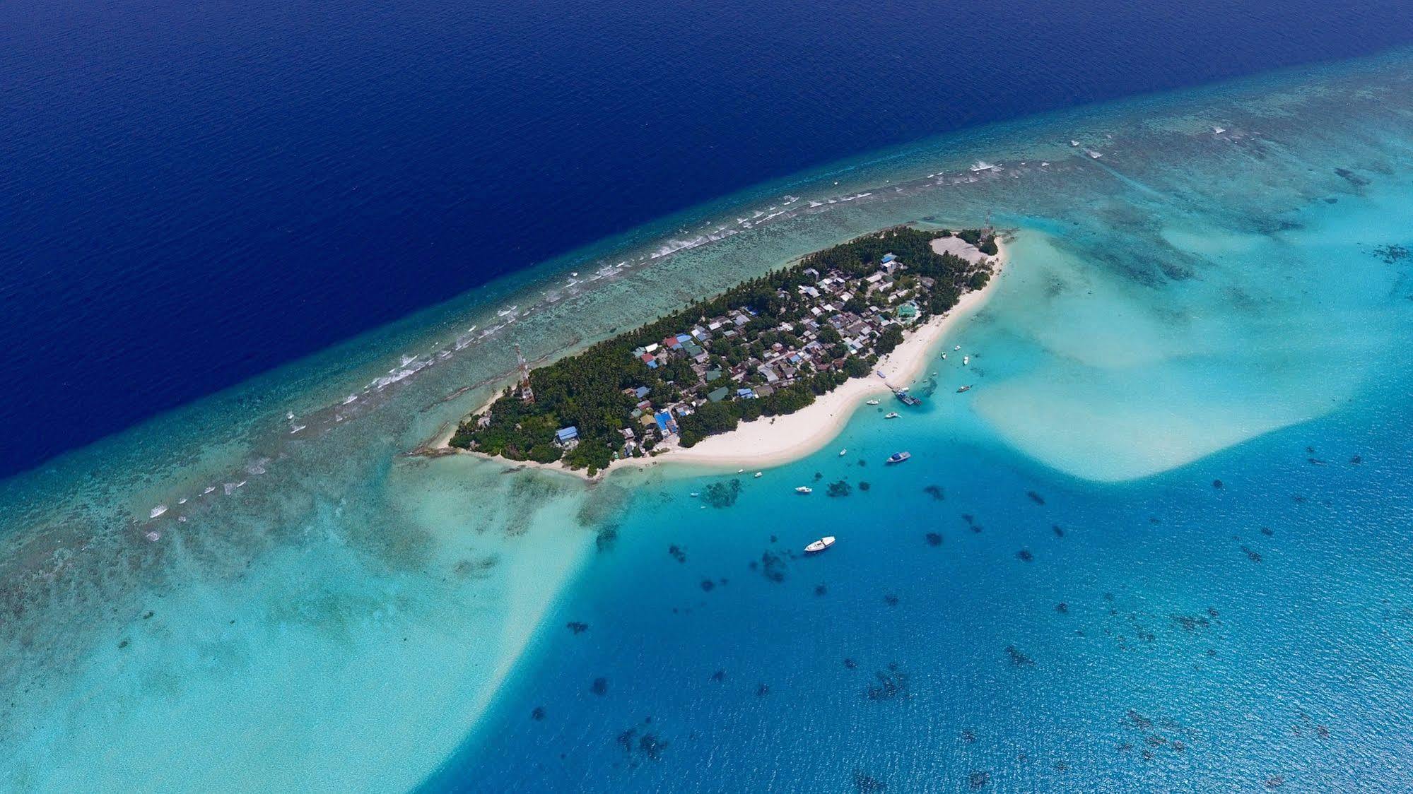Luau Inn, Maldives